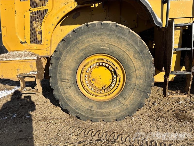 CAT 980M Gumikerekes homlokrakodók