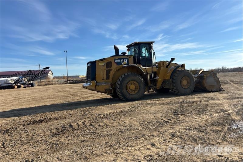 CAT 980M Gumikerekes homlokrakodók
