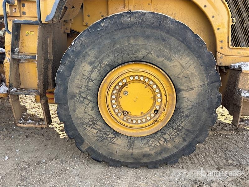 CAT 980M Gumikerekes homlokrakodók