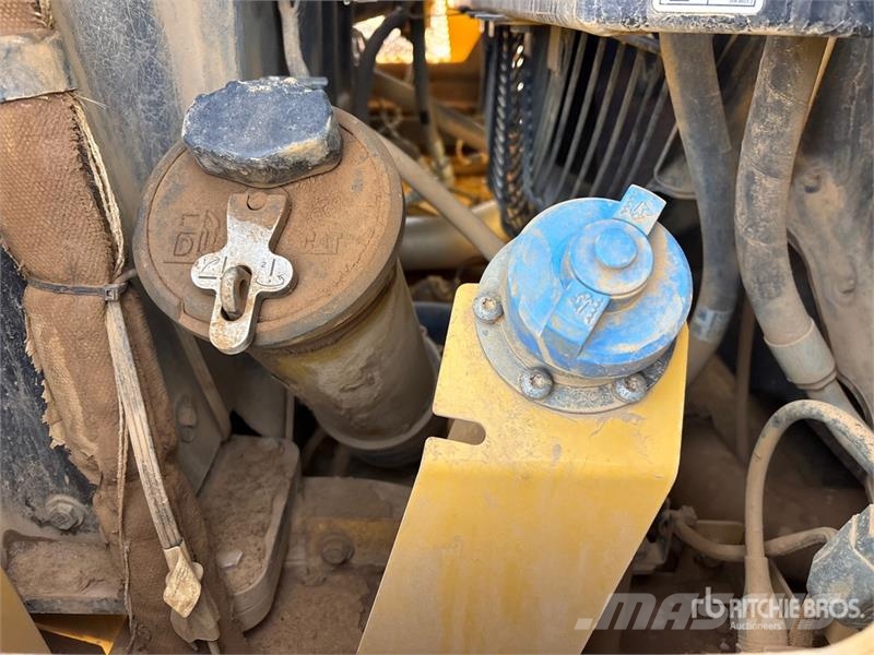 CAT 980M Gumikerekes homlokrakodók