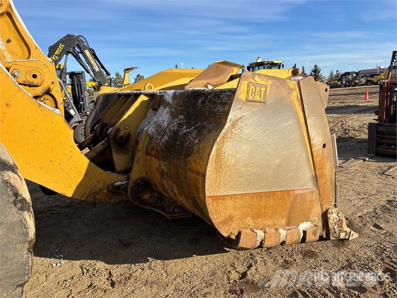 CAT 980M Gumikerekes homlokrakodók