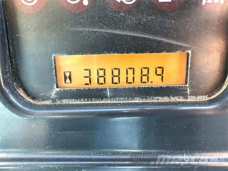 CAT 988H Iekrāvēji uz riteņiem