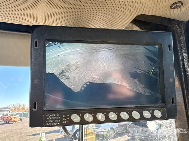 CAT 988H Iekrāvēji uz riteņiem