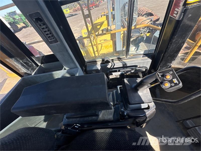 CAT 988H Iekrāvēji uz riteņiem