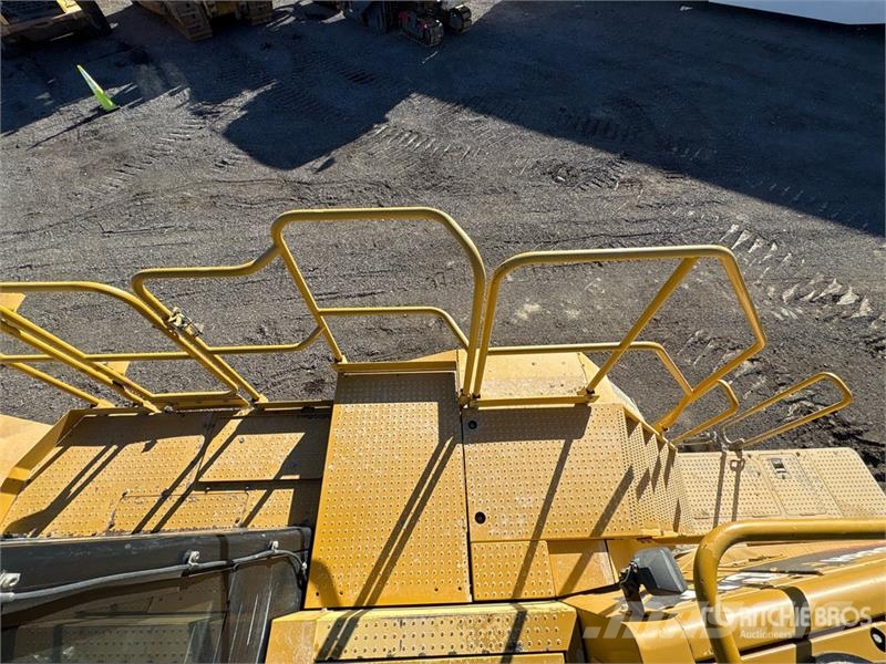 CAT 988H Iekrāvēji uz riteņiem