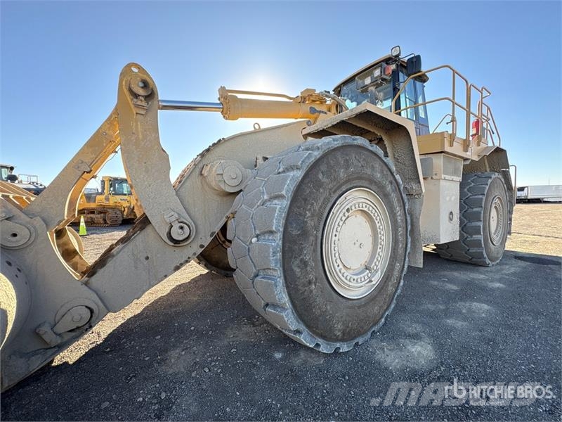 CAT 988H Iekrāvēji uz riteņiem