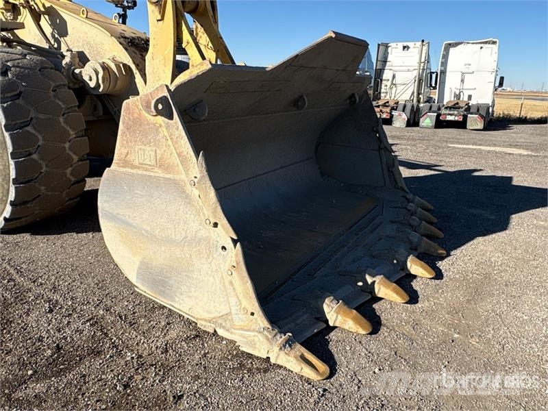 CAT 988H Iekrāvēji uz riteņiem