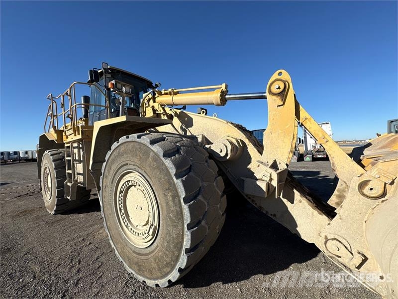CAT 988H Iekrāvēji uz riteņiem