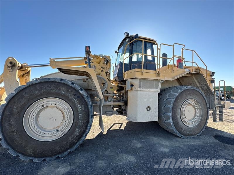CAT 988H Iekrāvēji uz riteņiem