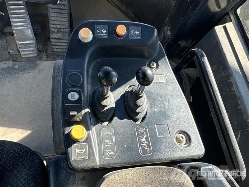 CAT 988H Iekrāvēji uz riteņiem