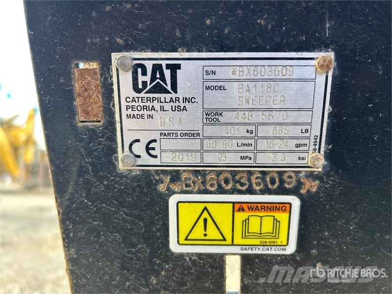 CAT BA118C Skid Steer Sweeper Broom Attachment فرش