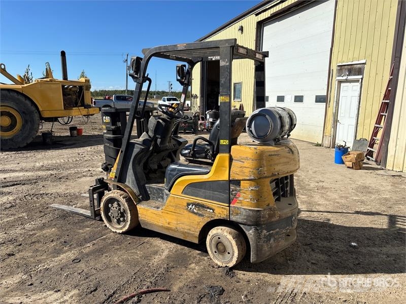CAT C5000-LP 5000 lb Cushion Tire Forklift Targoncák-Egyéb