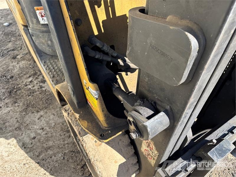 CAT C5000-LP 5000 lb Cushion Tire Forklift Targoncák-Egyéb