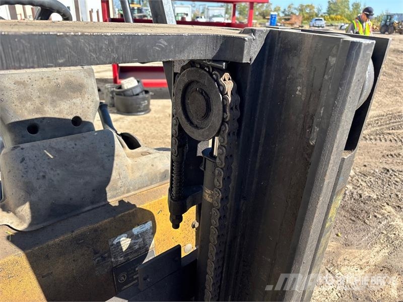 CAT C5000-LP 5000 lb Cushion Tire Forklift Targoncák-Egyéb
