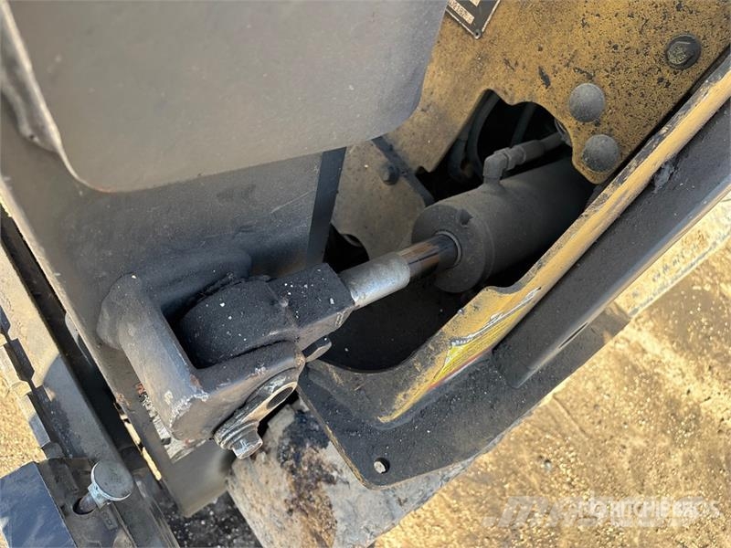 CAT C5000-LP 5000 lb Cushion Tire Forklift Targoncák-Egyéb