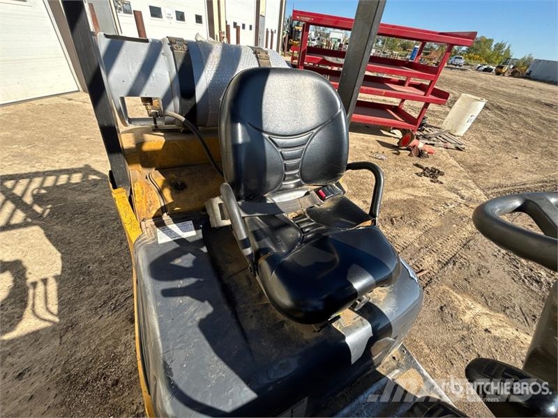 CAT C5000-LP 5000 lb Cushion Tire Forklift Targoncák-Egyéb