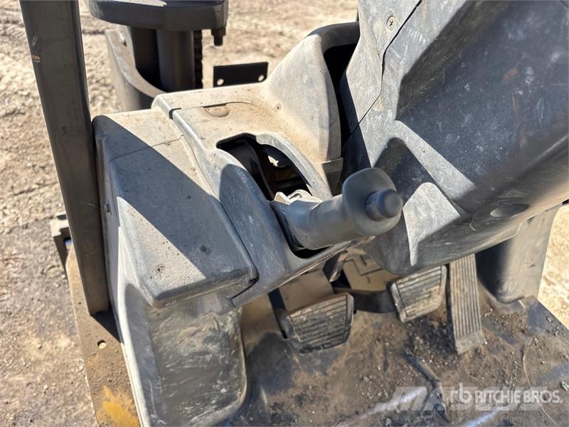 CAT C5000-LP 5000 lb Cushion Tire Forklift Targoncák-Egyéb