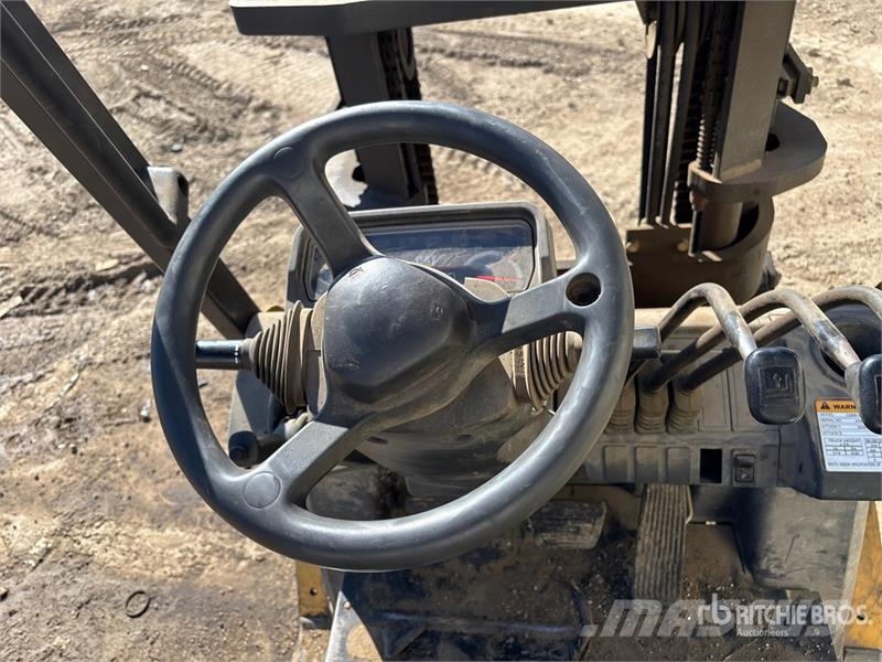 CAT C5000-LP 5000 lb Cushion Tire Forklift Targoncák-Egyéb