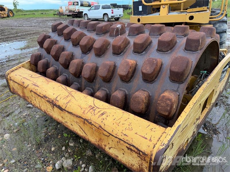CAT CP-563E Vibratory Padfoot Drum Compactor (Inoperab Single drum rollers