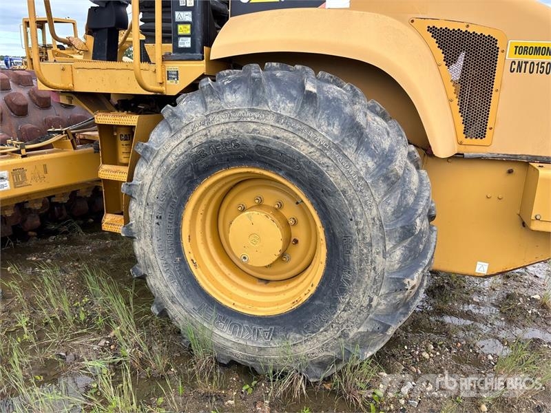 CAT CP-563E Vibratory Padfoot Drum Compactor (Inoperab Single drum rollers