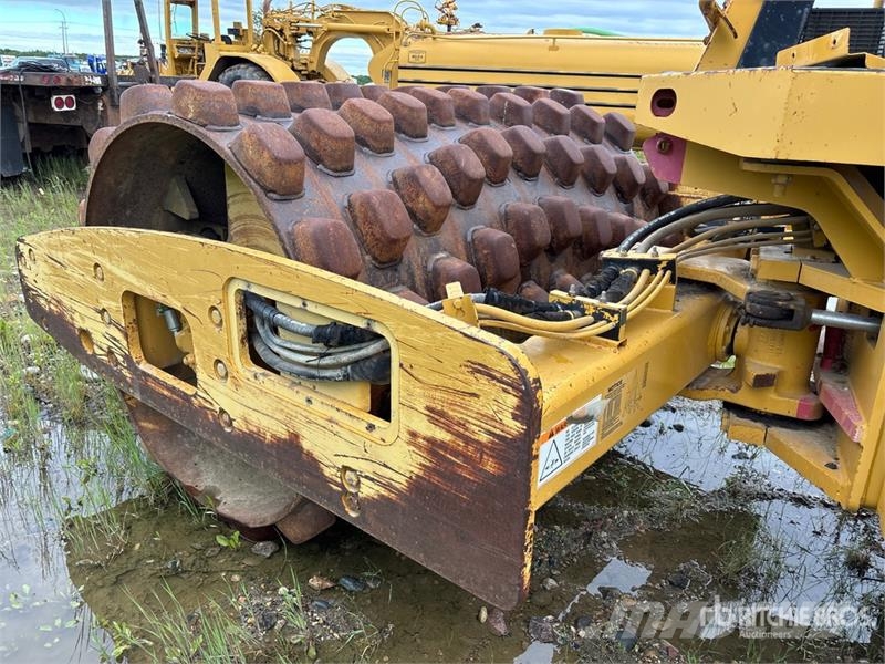CAT CP-563E Vibratory Padfoot Drum Compactor (Inoperab Single drum rollers