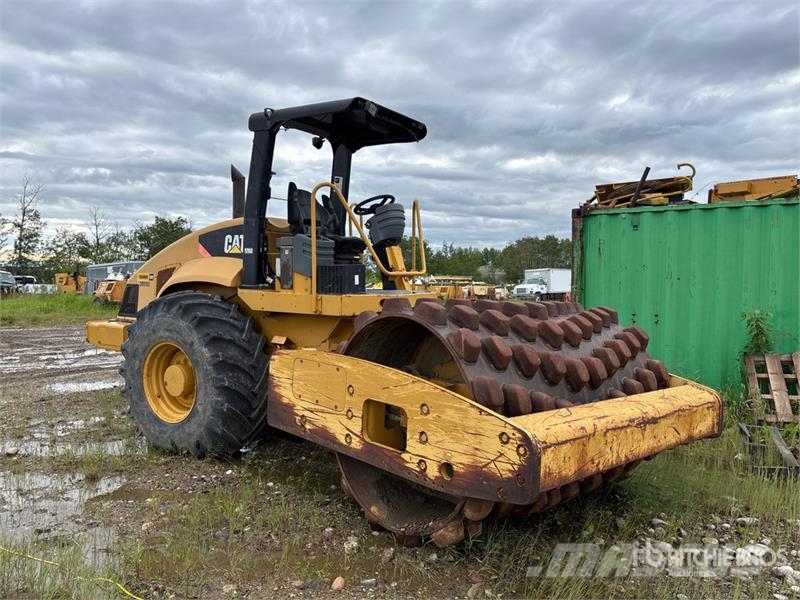 CAT CP-563E Vibratory Padfoot Drum Compactor (Inoperab Single drum rollers