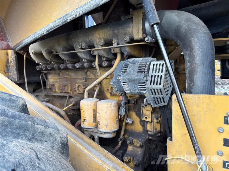CAT CP-563E Vibratory Padfoot Drum Compactor (Inoperab Single drum rollers