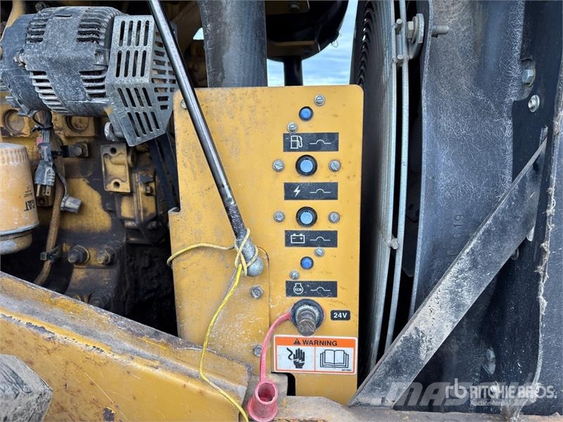 CAT CP-563E Vibratory Padfoot Drum Compactor (Inoperab Single drum rollers