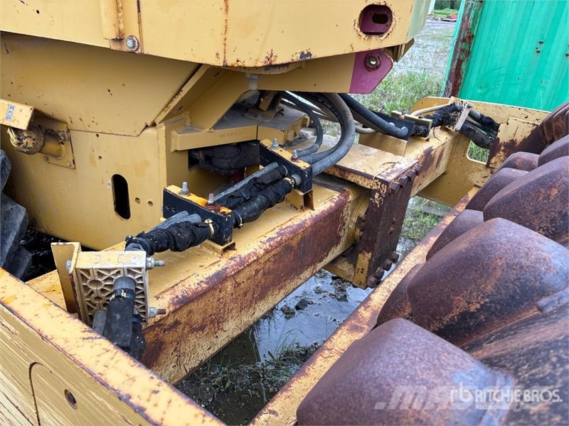 CAT CP-563E Vibratory Padfoot Drum Compactor (Inoperab Single drum rollers