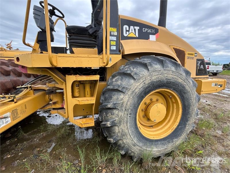 CAT CP-563E Vibratory Padfoot Drum Compactor (Inoperab Single drum rollers