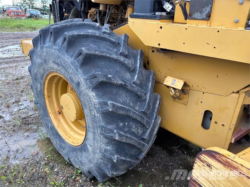 CAT CP-563E Vibratory Padfoot Drum Compactor (Inoperab Single drum rollers