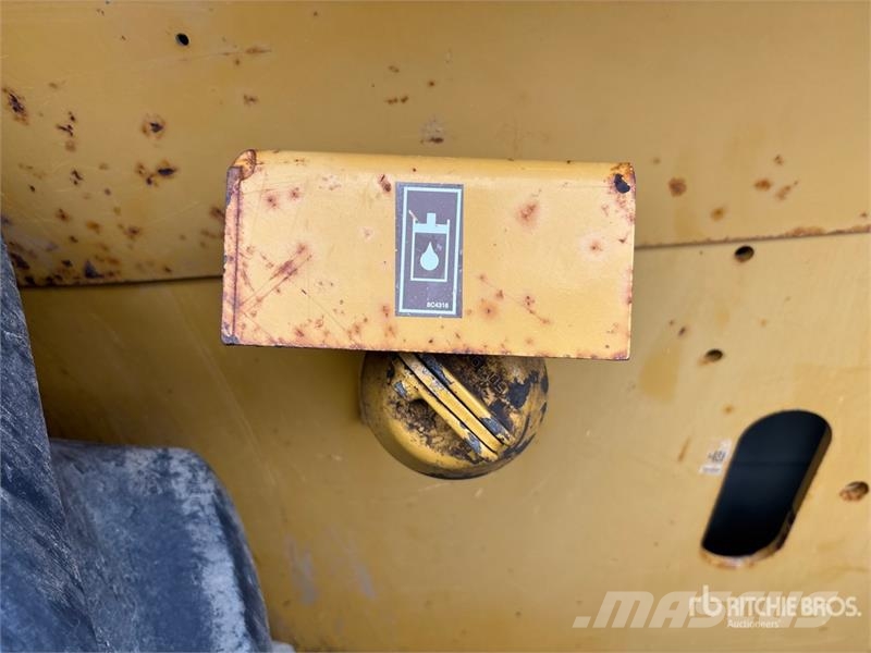 CAT CP-563E Vibratory Padfoot Drum Compactor (Inoperab Single drum rollers