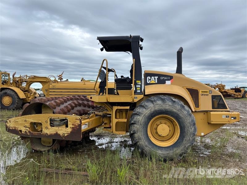 CAT CP-563E Vibratory Padfoot Drum Compactor (Inoperab Single drum rollers