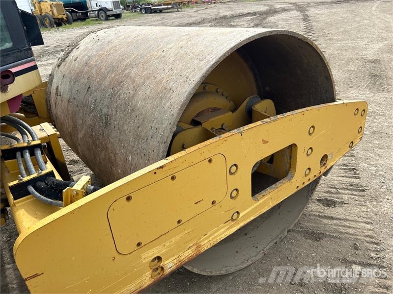 CAT CS563E Vibratory Smooth Drum Compactor 싱글 드럼 롤러