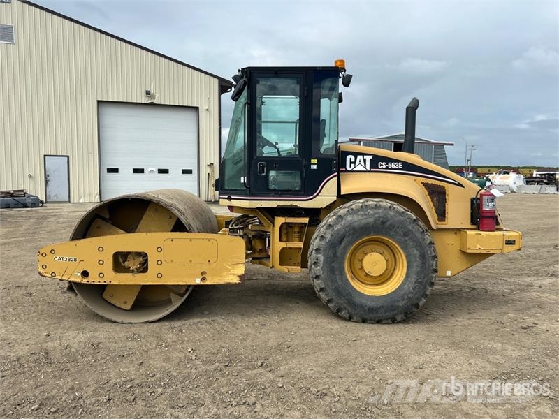 CAT CS563E Vibratory Smooth Drum Compactor 싱글 드럼 롤러
