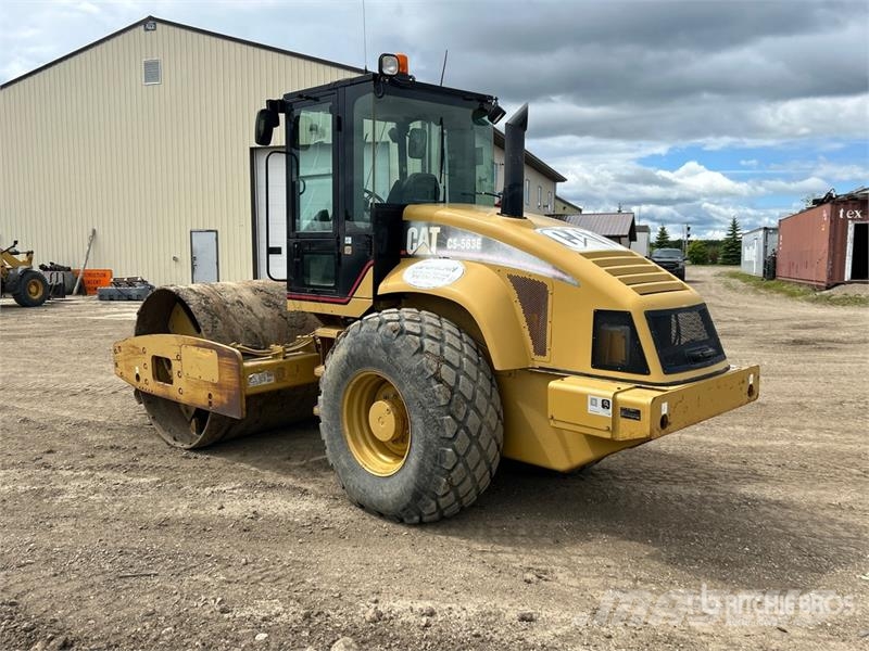 CAT CS563E Vibratory Smooth Drum Compactor 싱글 드럼 롤러