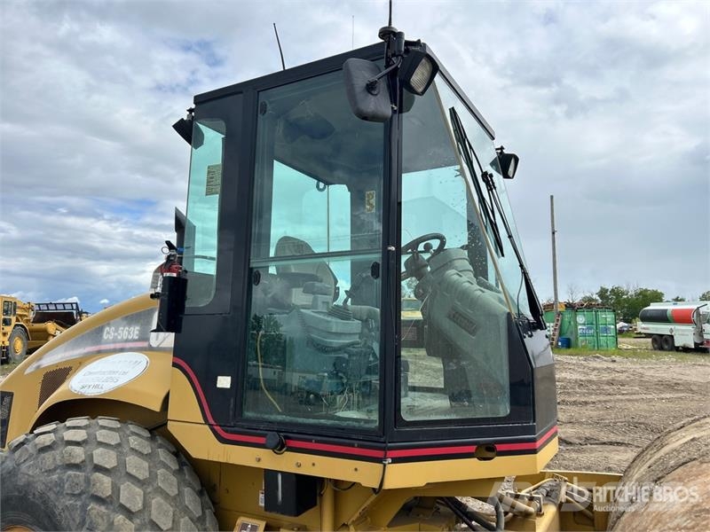 CAT CS563E Vibratory Smooth Drum Compactor 싱글 드럼 롤러