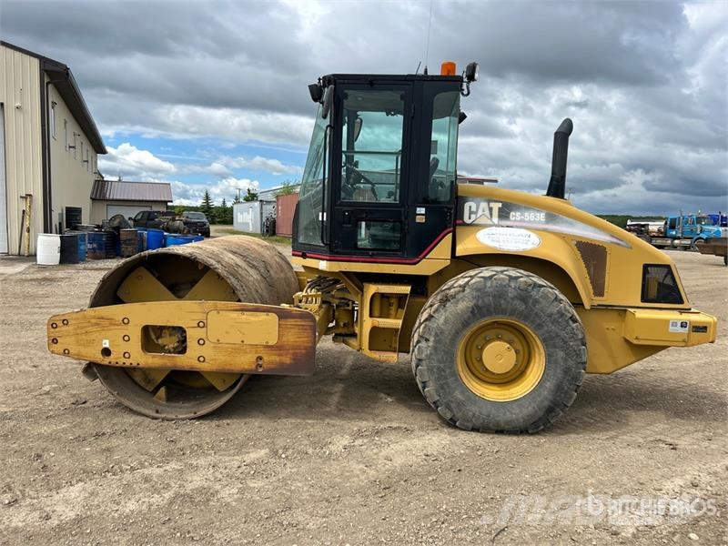 CAT CS563E Vibratory Smooth Drum Compactor 싱글 드럼 롤러