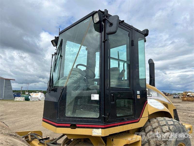 CAT CS563E Vibratory Smooth Drum Compactor 싱글 드럼 롤러