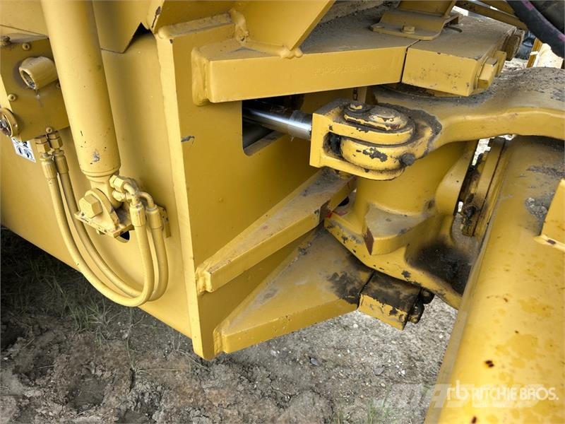 CAT CS563E Vibratory Smooth Drum Compactor 싱글 드럼 롤러