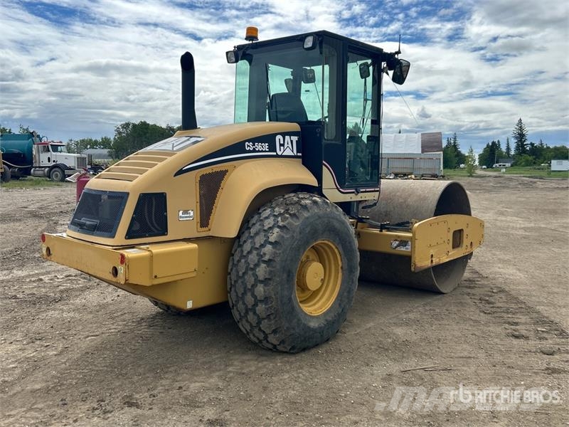 CAT CS563E Vibratory Smooth Drum Compactor 싱글 드럼 롤러