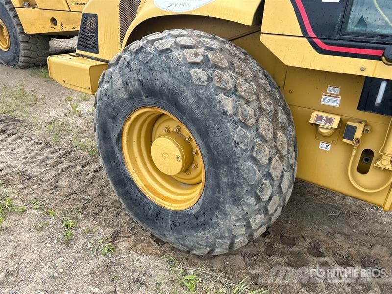 CAT CS563E Vibratory Smooth Drum Compactor 싱글 드럼 롤러