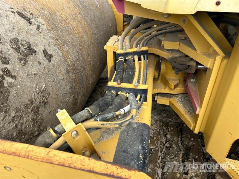 CAT CS563E Vibratory Smooth Drum Compactor 싱글 드럼 롤러