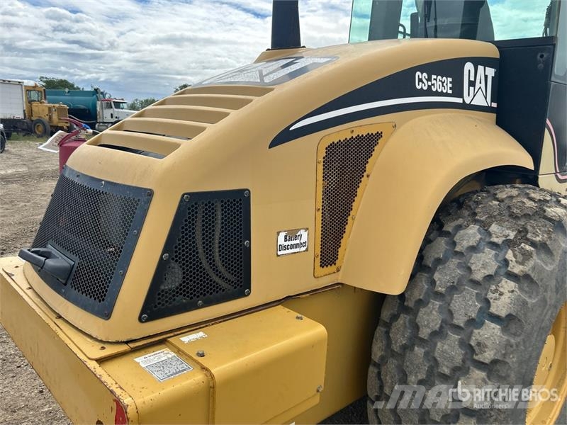 CAT CS563E Vibratory Smooth Drum Compactor 싱글 드럼 롤러