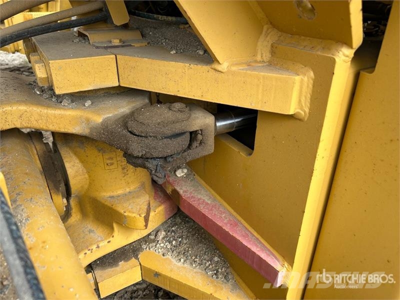CAT CS563E Vibratory Smooth Drum Compactor 싱글 드럼 롤러