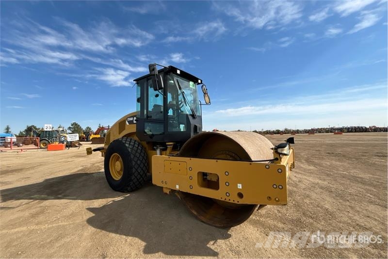CAT CS56B Smooth Drum Compactor Walzenzüge