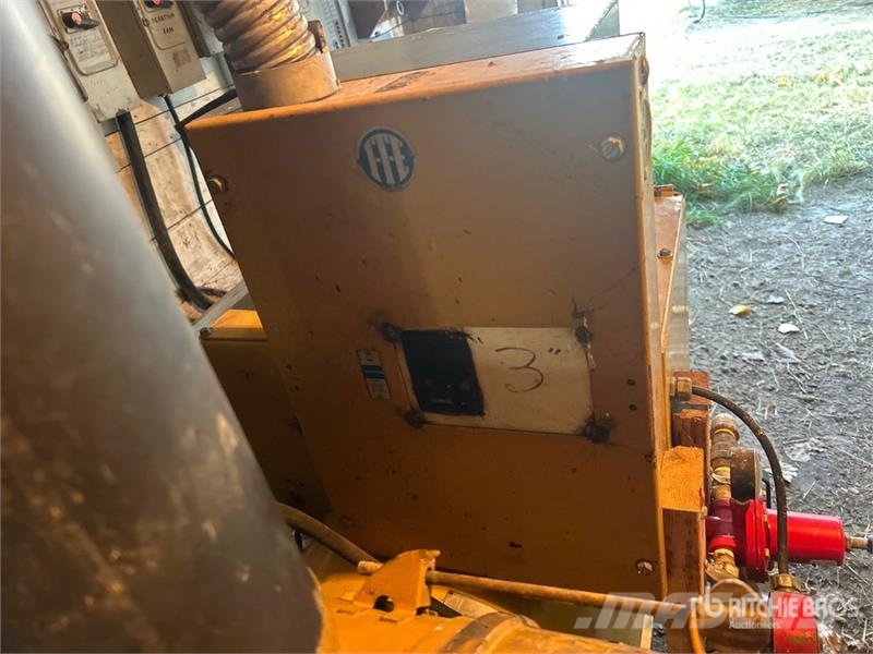 CAT D333 150 kW Skid-Mounted Generator Set Dizelski agregati