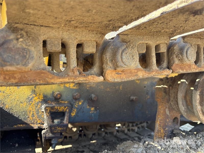 CAT D4 Kāpurķēžu buldozeri