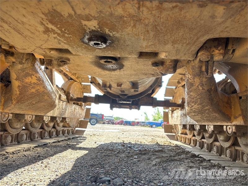 CAT D4 Kāpurķēžu buldozeri