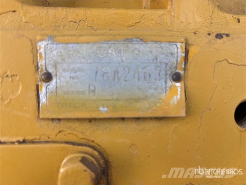CAT D4 Kāpurķēžu buldozeri